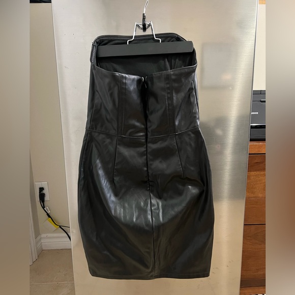 Mini dress - Picture 1 of 2